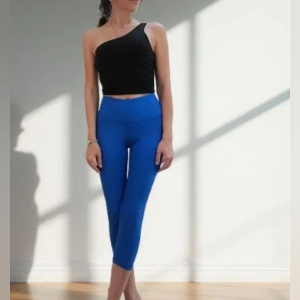 NWT Set Of 3 (2 Black And White Dance/Practice/Athletic Tops) & Blue Leggins XS